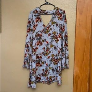 Floral dress with flared sleeves